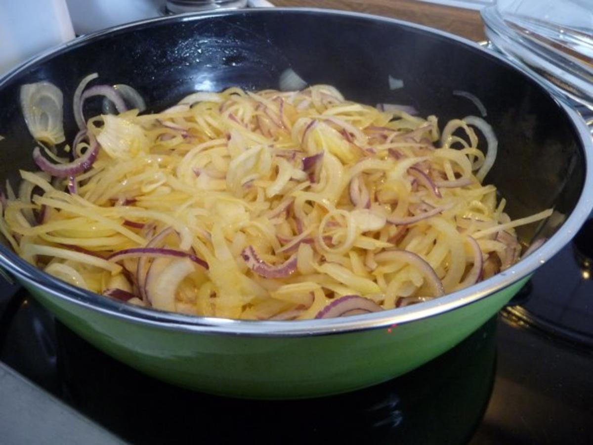 Pasta : Zwiebel - Würstchen - Gulasch an Spaghetti - Rezept - Bild Nr. 4