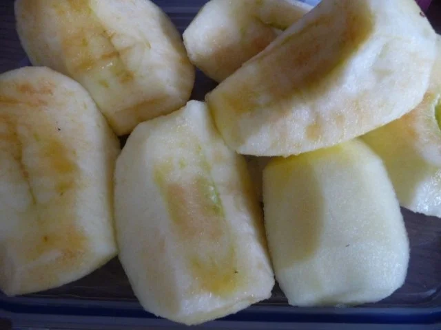 Rezept: Beilage : Apfelstückchen mit Rosinen und Agavendicksaft Bild Nr. 3 Beilage : Apfelstückchen mit Rosinen und Agavendicksaft - Rezept - Bild Nr. 3