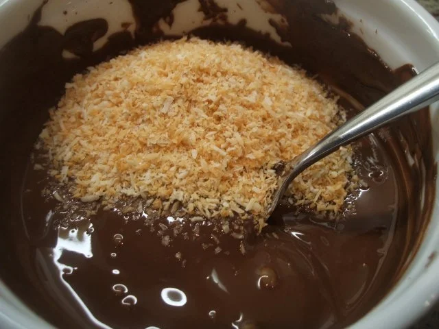 Rezept: Pralinen: Kokos-Röschen Bild Nr. 5 Pralinen: Kokos-Röschen - Rezept - Bild Nr. 5