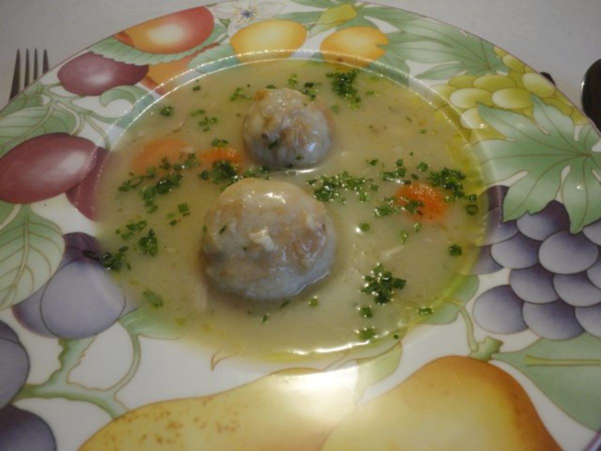 Bilder für eingemachte Hühner Suppe mit Brösel Knödel - Rezept