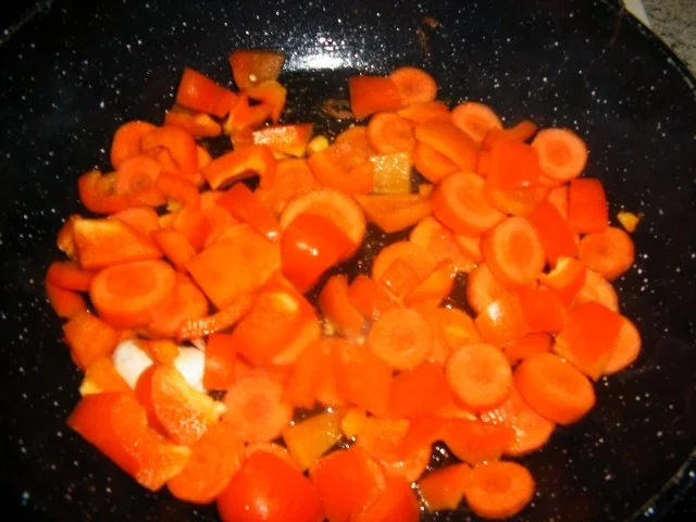 Rezept: Gemüse-Hähnchenpfanne Bild Nr. 4 Gemüse-Hähnchenpfanne - Rezept - Bild Nr. 4