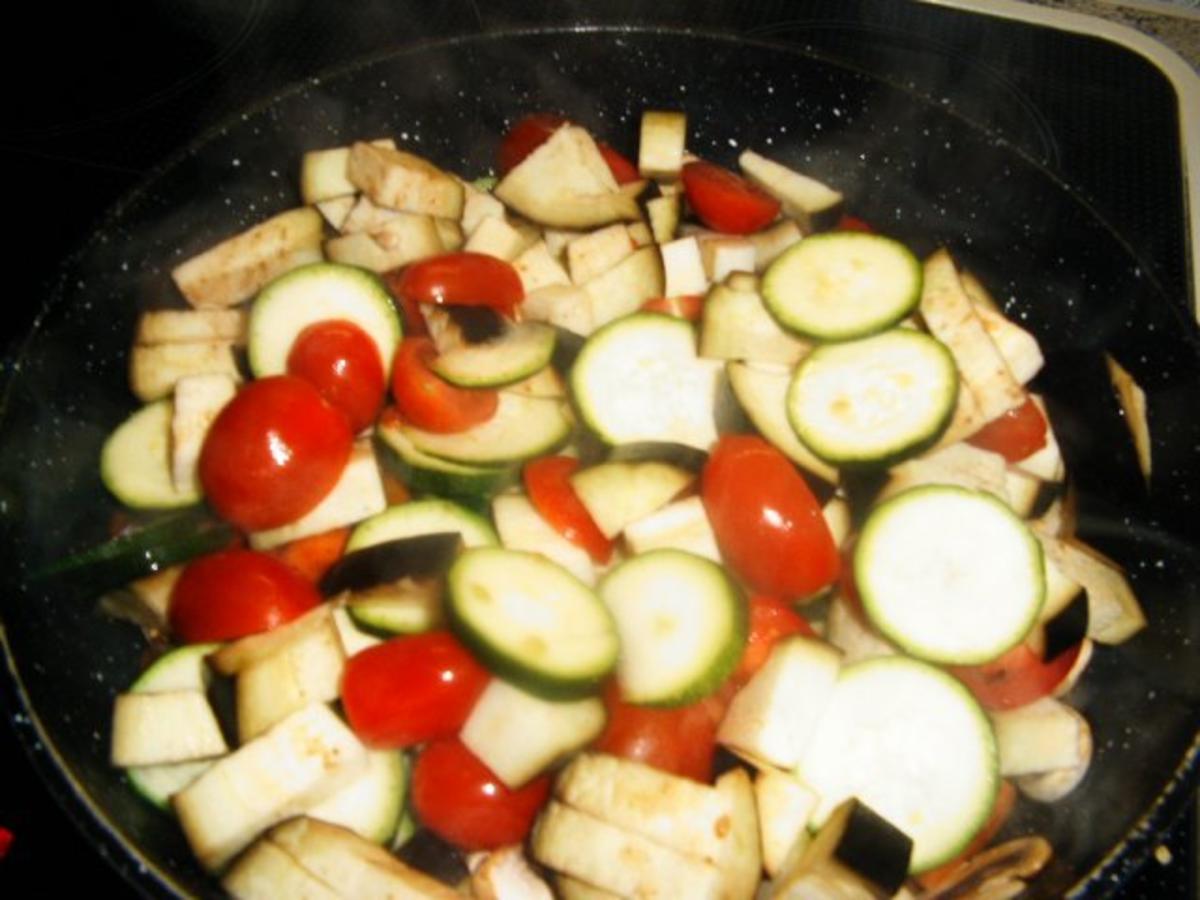 Gemüse-Hähnchenpfanne - Rezept mit Bild - kochbar.de