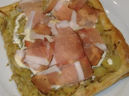 Blätterteig-Kartoffelgebäck mit Tiroler Speck - Rezept
