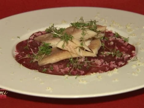 Carpaccio von Rote Bete mit geräuchertem Forellenfilet und Meerrettich (Kalle Schwensen) - Rezept