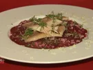Carpaccio von Rote Bete mit geräuchertem Forellenfilet und Meerrettich (Kalle Schwensen) - Rezept