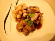 Schweinefilet im Speckmantel an Champignonrahm-Pfännchen und Pommes Noisettes - Rezept