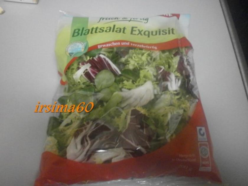 Wintersalat mit Blattsalat gemischt – bestehend aus Frisée, Radicchio ...