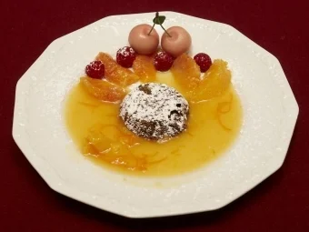 Schokosoufflé auf Orangensoße (Ingrid Peters) - Rezept
