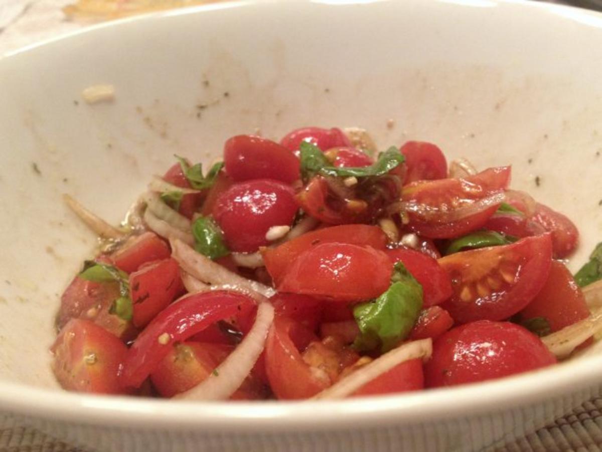 Tomatensalat superlecker und echt einfach - Rezept Durch eileenkate