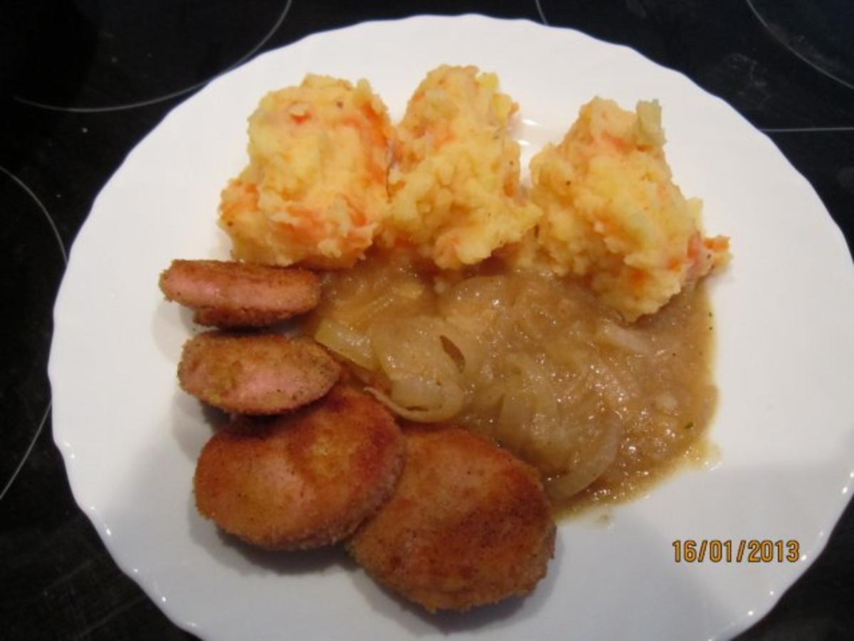 Geflügelfleischwurst mit Kartoffelstampf und Zwiebelgemüse - Rezept - Bild Nr. 4