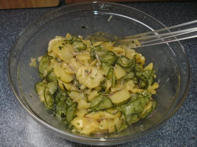 Rezept: Kartoffel-Gurkensalat Kartoffel-Gurkensalat - Rezept