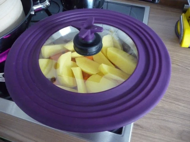 Fisch : Gedünsteter Tilapia an Meerrettich - Dill - Soße mit Kartoffeln und Gurkensalat - Rezept - Bild Nr. 16