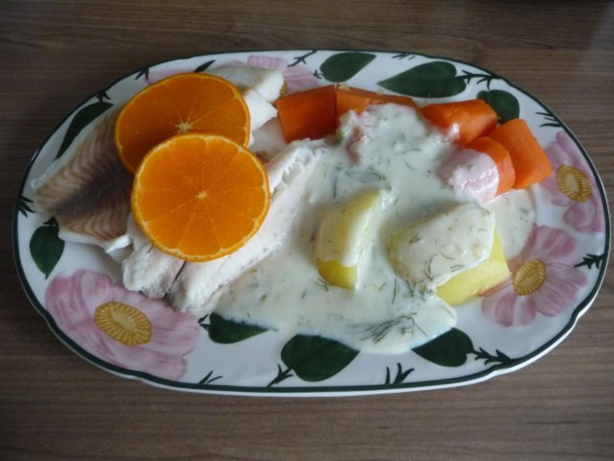 Fisch : Gedünsteter Tilapia an Meerrettich - Dill - Soße mit Kartoffeln und Gurkensalat - Rezept - Bild Nr. 2