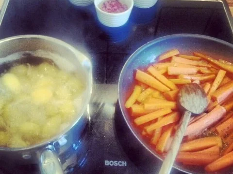 Béchamelkartoffeln mit glasierten Möhren - Rezept - Bild Nr. 2