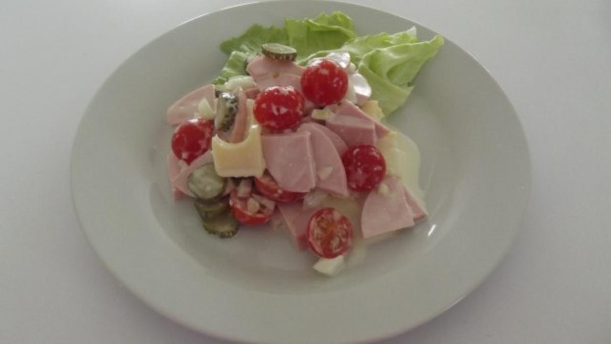 Wurst-Käsesalat - Rezept