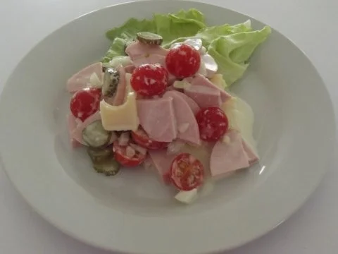 Wurst-Käsesalat - Rezept
