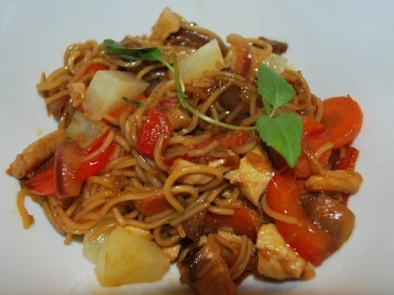 Annis asiatische Bratnudeln 8 Kostbarkeiten - Rezept