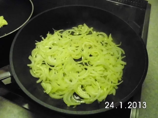 Rezept: Wurstgulasch - herzhaft Bild Nr. 3 Wurstgulasch - herzhaft - Rezept - Bild Nr. 3