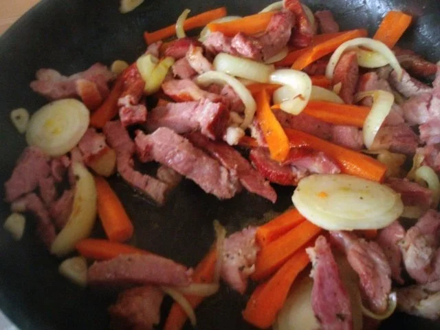 Kasselergeschnetzetes mit Sauerkraut und würzigem Kartoffelpüree - Rezept - Bild Nr. 5