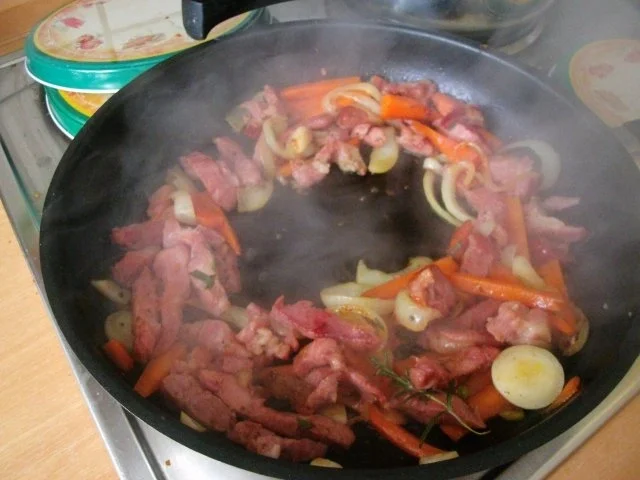 Kasselergeschnetzetes mit Sauerkraut und würzigem Kartoffelpüree - Rezept - Bild Nr. 7