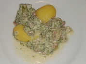 Broccoli in Zwiebel - Käse -Sosse - Rezept