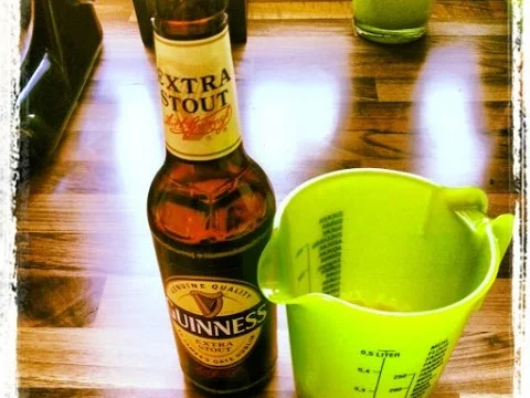 Rezept: Guiness-Schokoladentorte mit Baileys-Creme (nach Fräulein Klein) Bild Nr. 4 Guiness-Schokoladentorte mit Baileys-Creme (nach Fräulein Klein) - Rezept - Bild Nr. 4