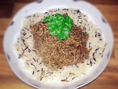 Hack-Limetten-Pfanne mit Mungobohnensprossen - Rezept