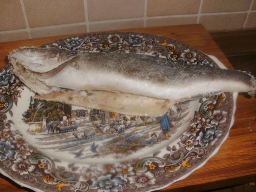 Wolfsbarsch (Loup de Mer) im Salzmantel - Rezept - kochbar.de