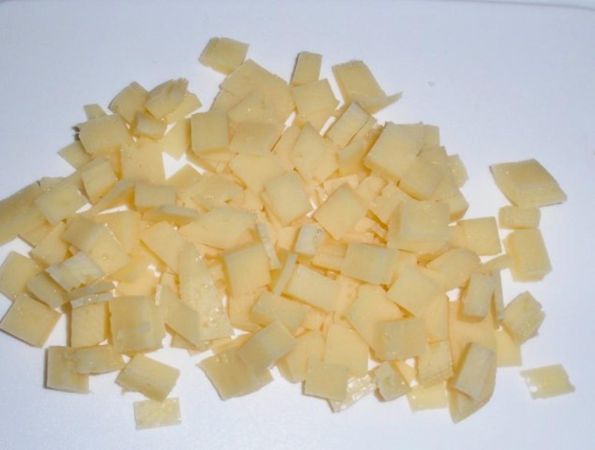 Bunter Salat mit gebratenen Würstchenstreifen und Käse - Rezept - Bild Nr. 9