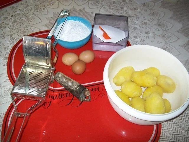 Knödel-Beilagen: Opa Alfred`s "Grumbernklies" mit Semmelbrösel - Rezept