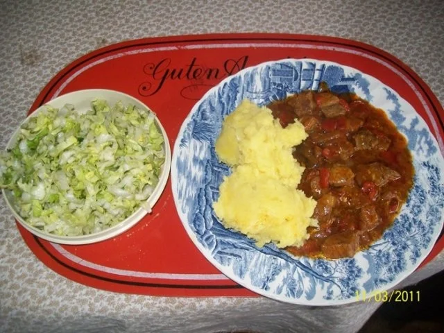 Rezept: Fleisch: Opa Alfred`s Gulasch mit Kartoffelstampf Bild Nr. 2 Fleisch: Opa Alfred`s Gulasch mit Kartoffelstampf - Rezept - Bild Nr. 2