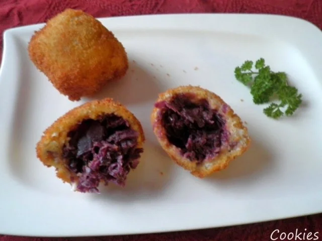 Rezept: Rotkohl - "Knödel" Bild Nr. 2 Rotkohl - "Knödel" - Rezept - Bild Nr. 2