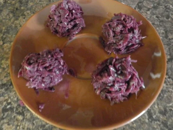 Rezept: Rotkohl - "Knödel" Bild Nr. 4 Rotkohl - "Knödel" - Rezept - Bild Nr. 4