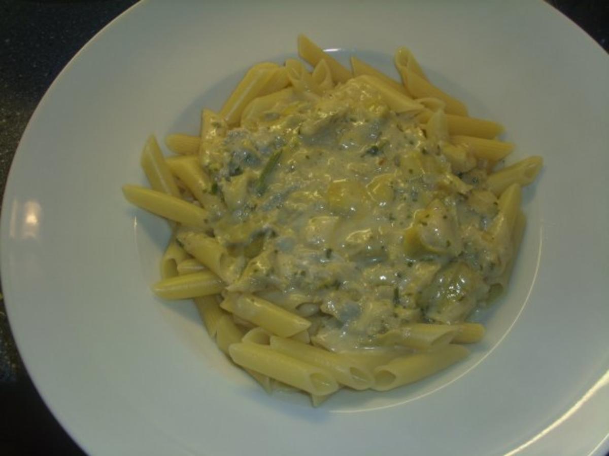 Pasta in Artischocken-Gorgonzola-Sauce - Rezept - kochbar.de