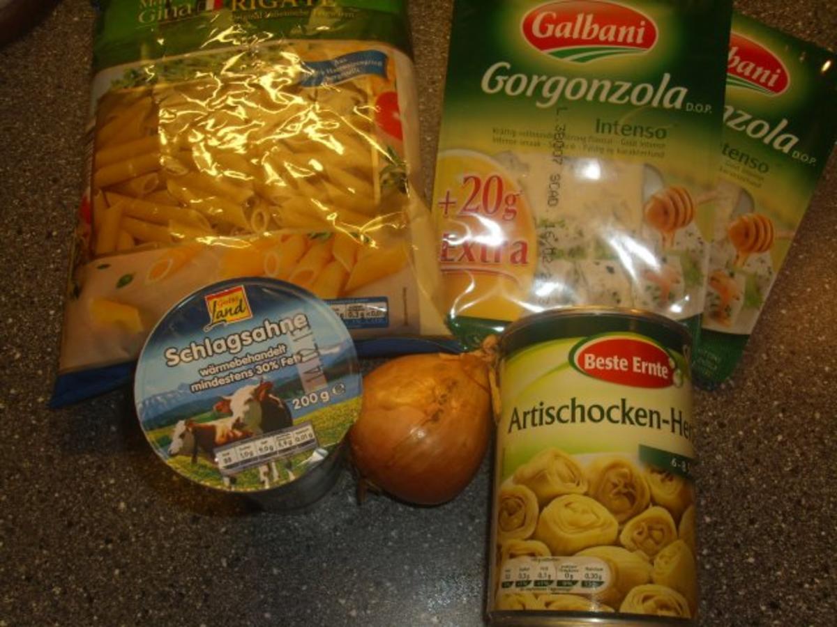 Pasta in Artischocken-Gorgonzola-Sauce - Rezept - Bild Nr. 2