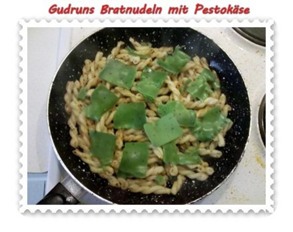 Nudeln: Bratnudeln mit grünem Pestokäse - Landana - Rezept - Bild Nr. 6