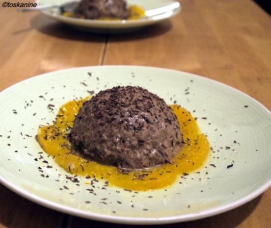 Schoko-Grieß-Flammerie mit Gewürzorangen - Rezept - kochbar.de