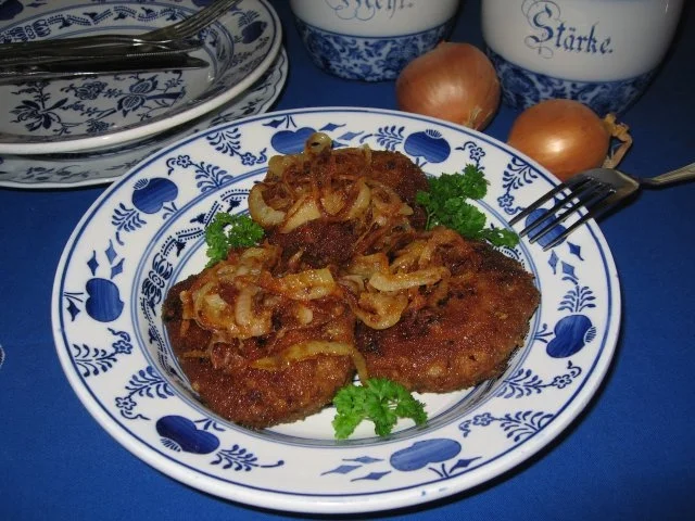 Rezept: Gewiegtskließel mit brauner Zwiebel Gewiegtskließel mit brauner Zwiebel - Rezept