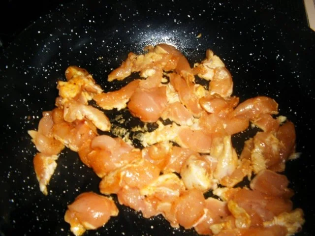 Hähnchen-Rosenkohl-Nudel-Pfanne - Rezept - Bild Nr. 5