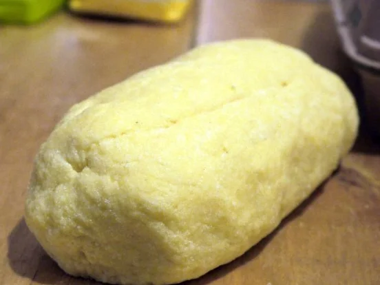 Rezept: Ravioli mit Gorgonzola-Füllung, dazu eine einfache Tomatensauce Bild Nr. 2 Ravioli mit Gorgonzola-Füllung, dazu eine einfache Tomatensauce - Rezept - Bild Nr. 2