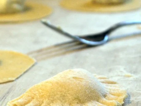 Rezept: Ravioli mit Gorgonzola-Füllung, dazu eine einfache Tomatensauce Bild Nr. 13 Ravioli mit Gorgonzola-Füllung, dazu eine einfache Tomatensauce - Rezept - Bild Nr. 13