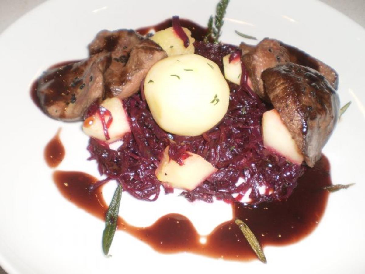 &amp;quot;Sauerbraten&amp;quot; vom Hirschkalb auf leichte Art mit feinem Rotkohl und ...