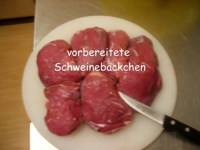 Schweinebäckchen  mit lauwarmen Kartoffelsalat und Bacon - Rezept - Bild Nr. 5