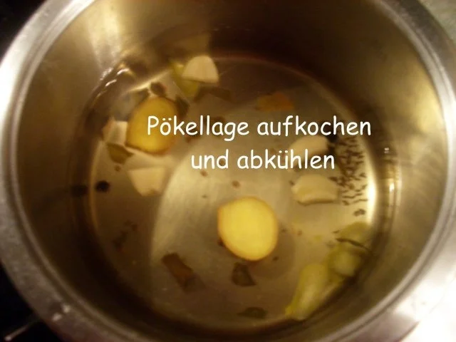 Schweinebäckchen  mit lauwarmen Kartoffelsalat und Bacon - Rezept - Bild Nr. 3