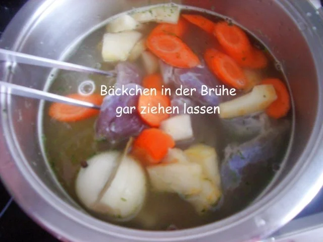 Schweinebäckchen  mit lauwarmen Kartoffelsalat und Bacon - Rezept - Bild Nr. 9