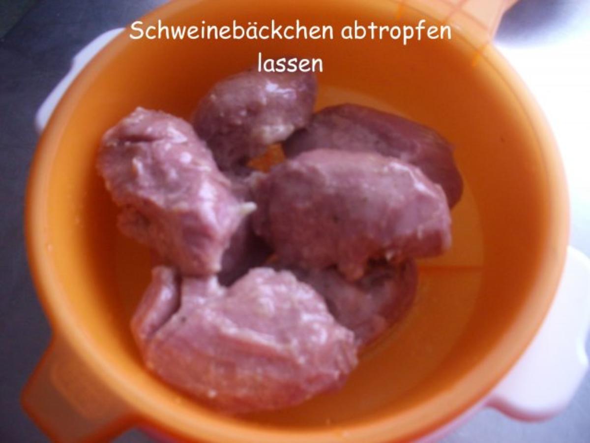 Schweinebäckchen  mit lauwarmen Kartoffelsalat und Bacon - Rezept - Bild Nr. 10