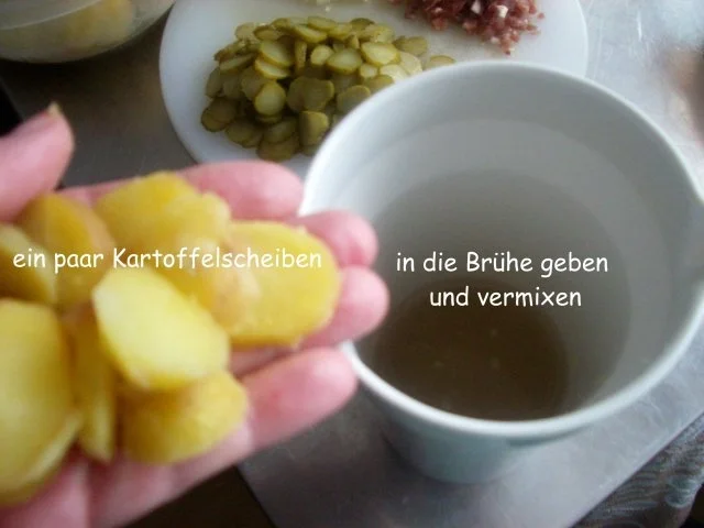 Schweinebäckchen  mit lauwarmen Kartoffelsalat und Bacon - Rezept - Bild Nr. 12