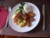 Schweinebäckchen  mit lauwarmen Kartoffelsalat und Bacon - Rezept