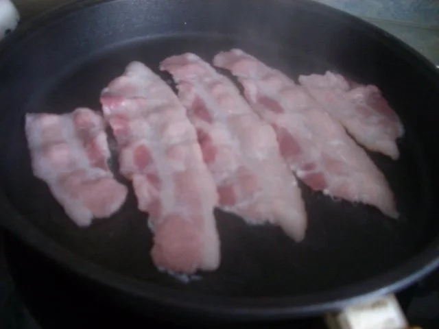 Schweinebäckchen  mit lauwarmen Kartoffelsalat und Bacon - Rezept - Bild Nr. 20