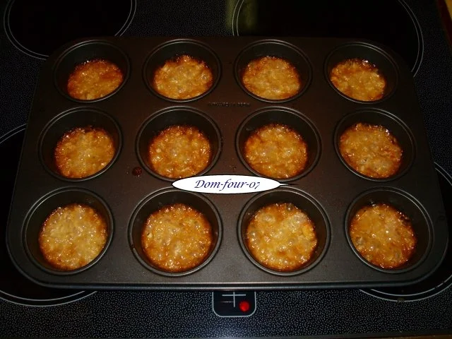 Rezept: Vanillesahne im Florentinertörtchen & Schoko-Orangen-Sahne mit Mangoscheiben als Törtchen Bild Nr. 8 Vanillesahne im Florentinertörtchen & Schoko-Orangen-Sahne mit Mangoscheiben als Törtchen - Rezept - Bild Nr. 8